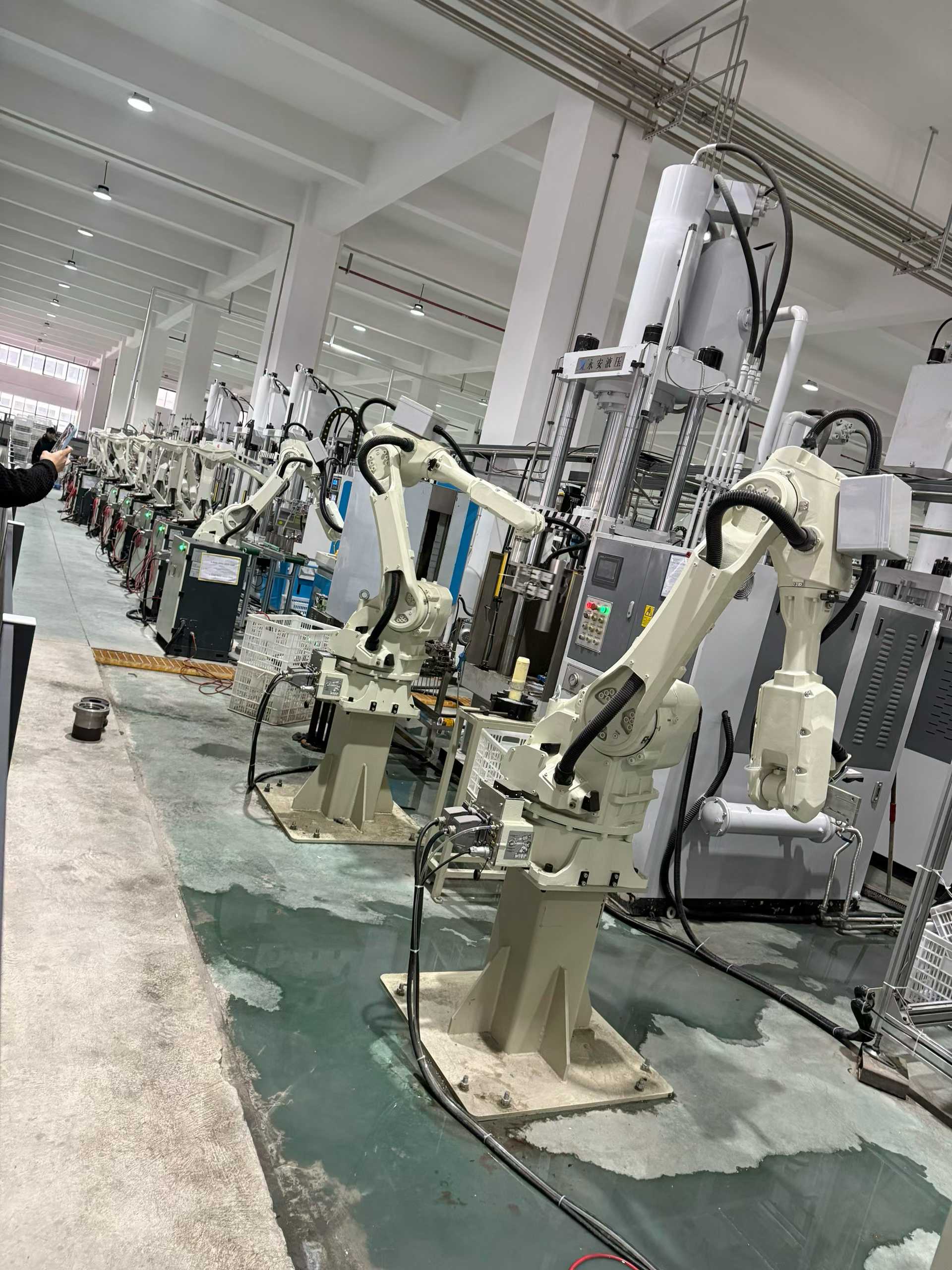 Clean Workshop Overview 8000 sqm Tumbler Manufacturing Facility